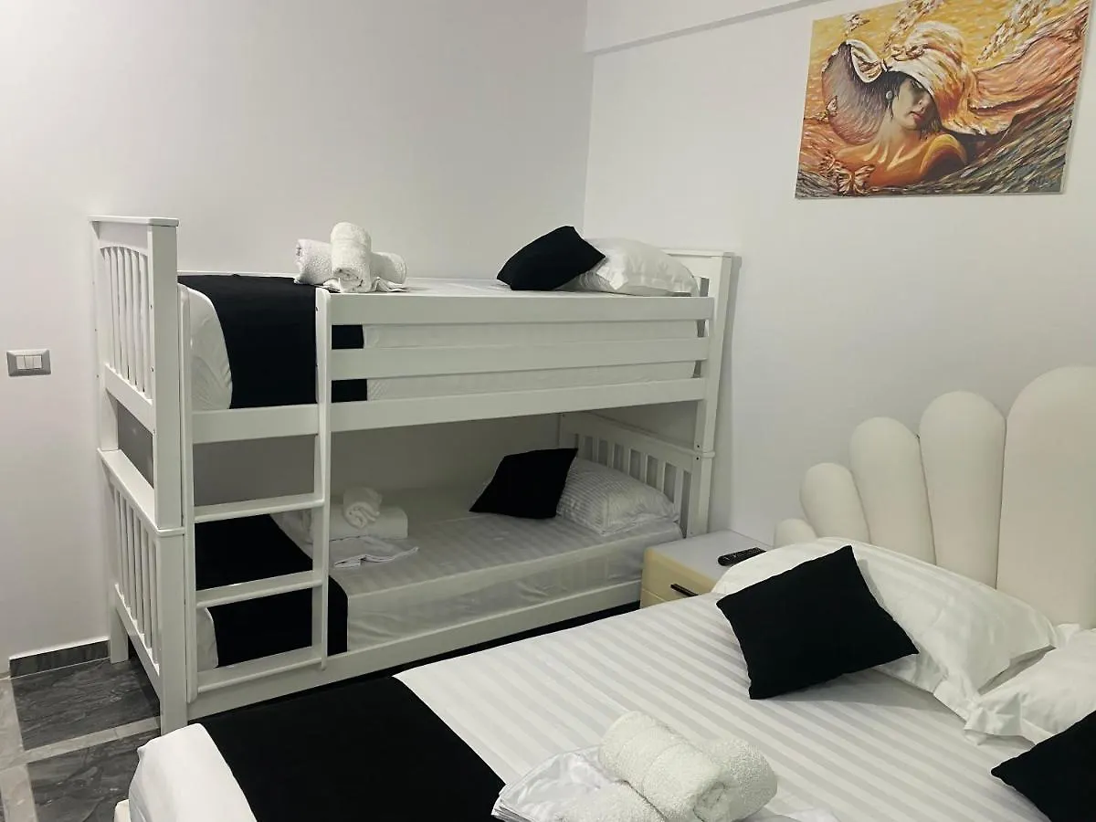 Vila Sinani Sarandë アパート