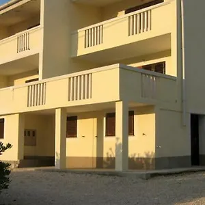Presecki Apartament Pag Town